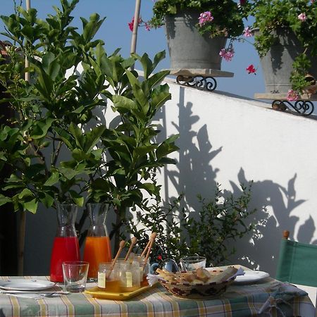 Bed and Breakfast Piazza San Pantaleo Сорсо Экстерьер фото